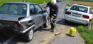 Verkehrsunfall - Freimachen von Verkehrsflächen