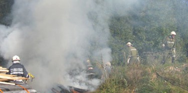 Brand eines Holzlagers