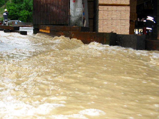 Zahlreiche Überflutungen nach Unwetter