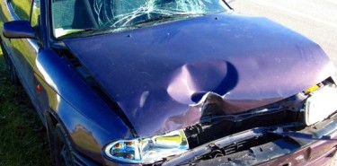 Aufräumarbeiten nach Verkehrsunfall