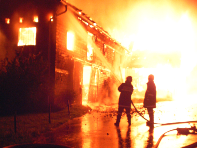 Großeinsatz: Bauenhof im Vollbrand