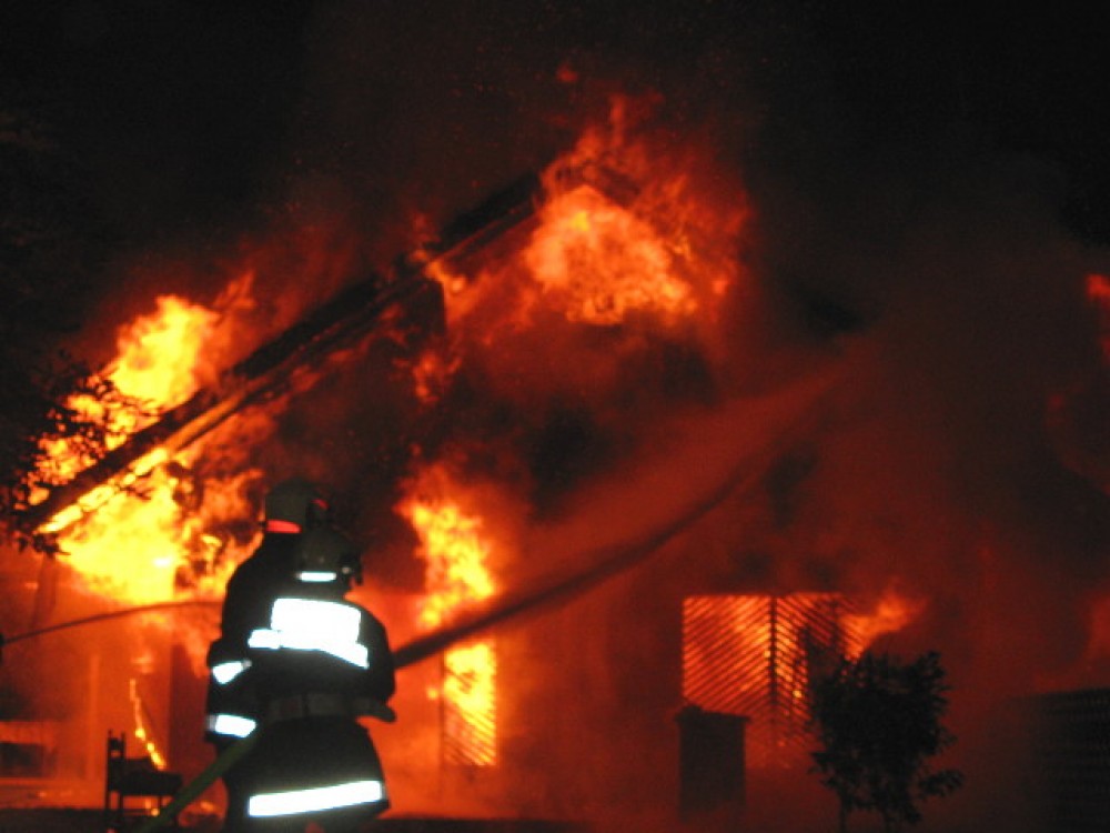 Nebengebäude im Vollbrand