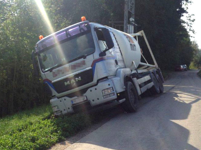 Lkw drohte umzustürzen