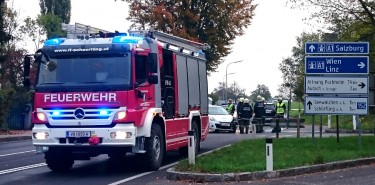 Aufräumarbeiten nach Verkehrsunfall