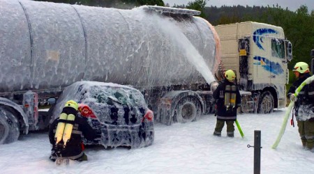 Verkehrsunfall mit Fahrzeugbrand