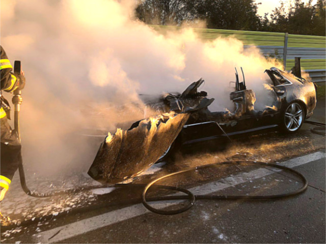 Fahrzeugbrand auf der Autobahn