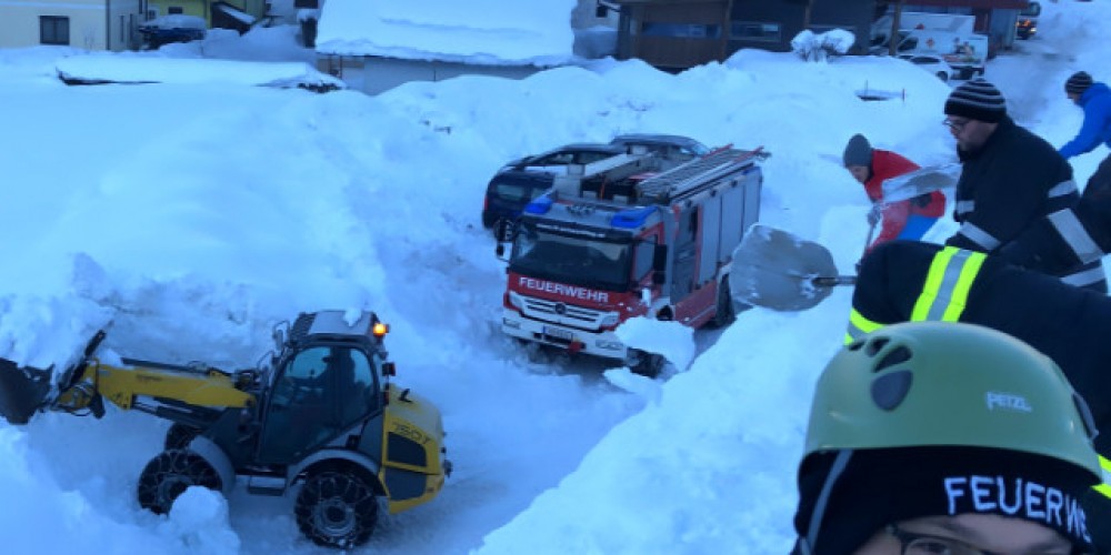 Assistenzeinsatz Dächer abräumen