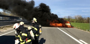 Fahrzeugbrand auf der Autobahn