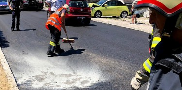 Aufräumarbeiten nach Verkehrsunfall