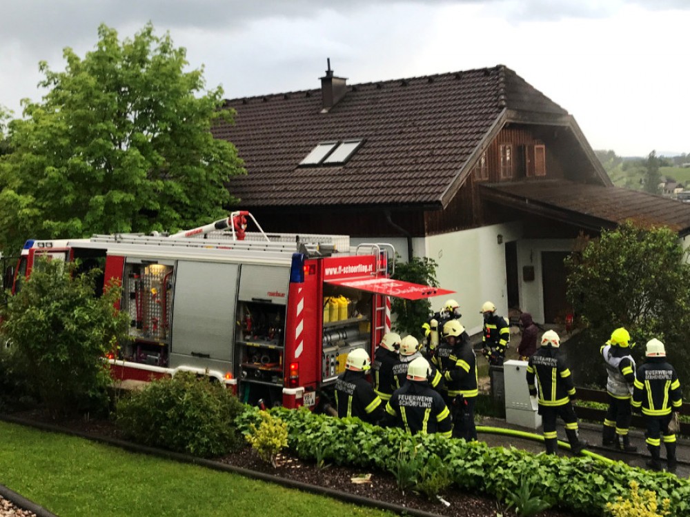 Dachstuhlbrand nach Blitzschlag