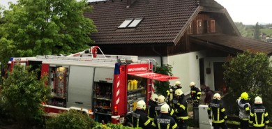 Dachstuhlbrand nach Blitzschlag