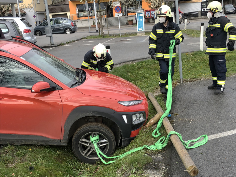 Fahrzeugbergung Parkplatz Kammer