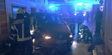 Aufräumarbeiten nach Verkehrsunfall