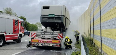 Lkw-Reifen in Brand geraten