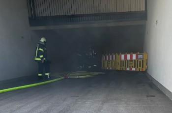 Fahrzeugbrand in Tiefgarage