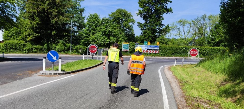 Ölspur im Kreuzungsbereich