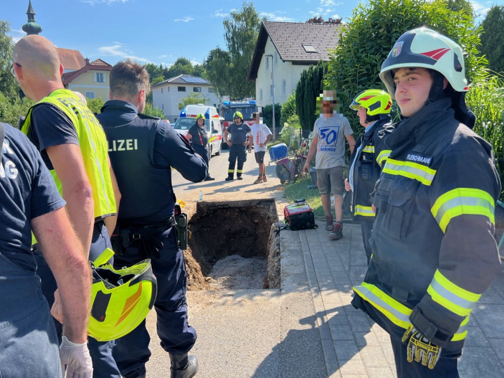 Personenrettung aus Baugrube