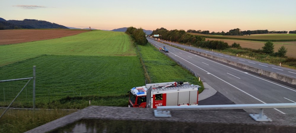 Personenrettung nach Verkehrsunfall auf der A1