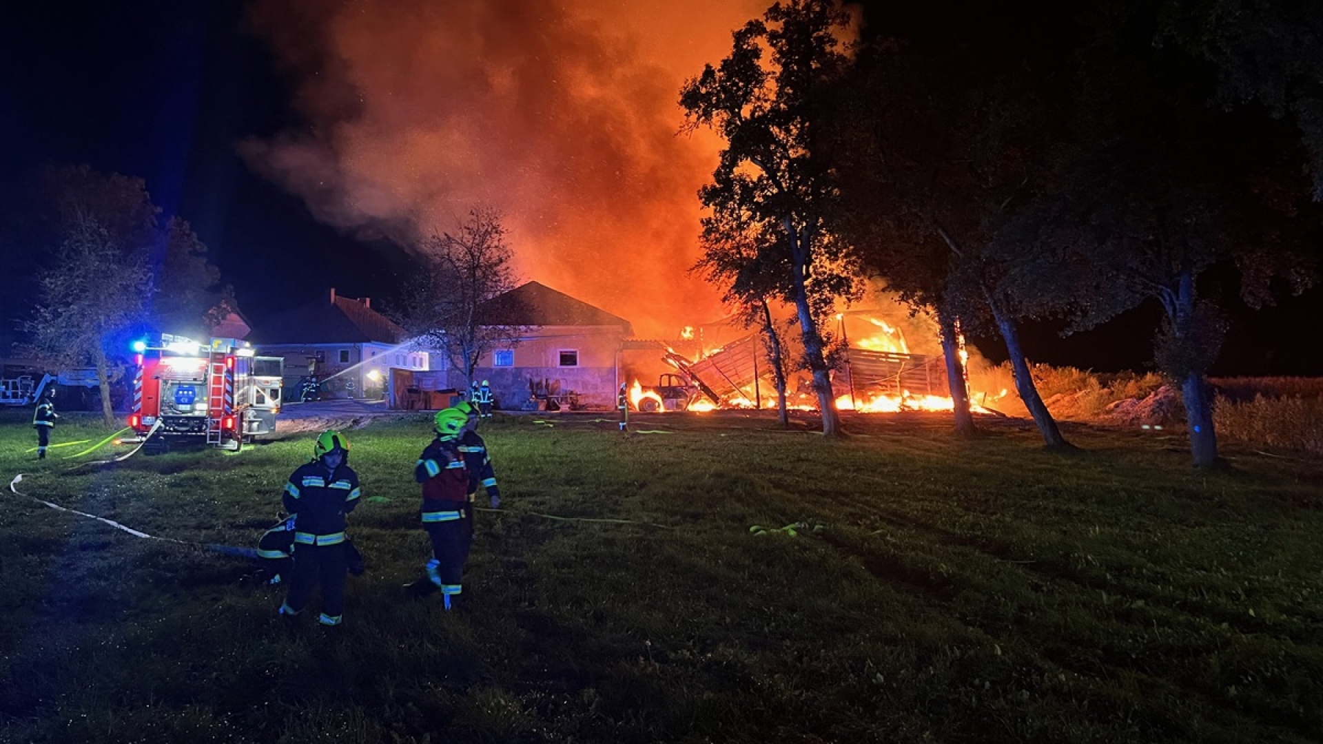 Großbrand auf Bauernhof in Aurach am Hongar