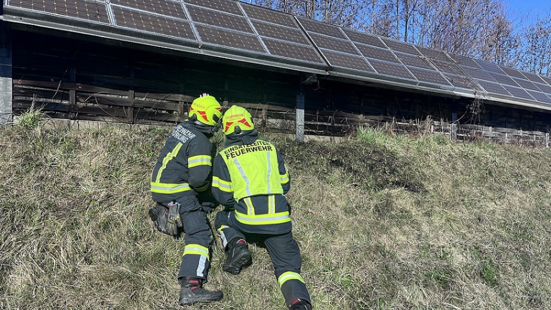 Brand einer PV-Anlage auf der A1 Westautobahn