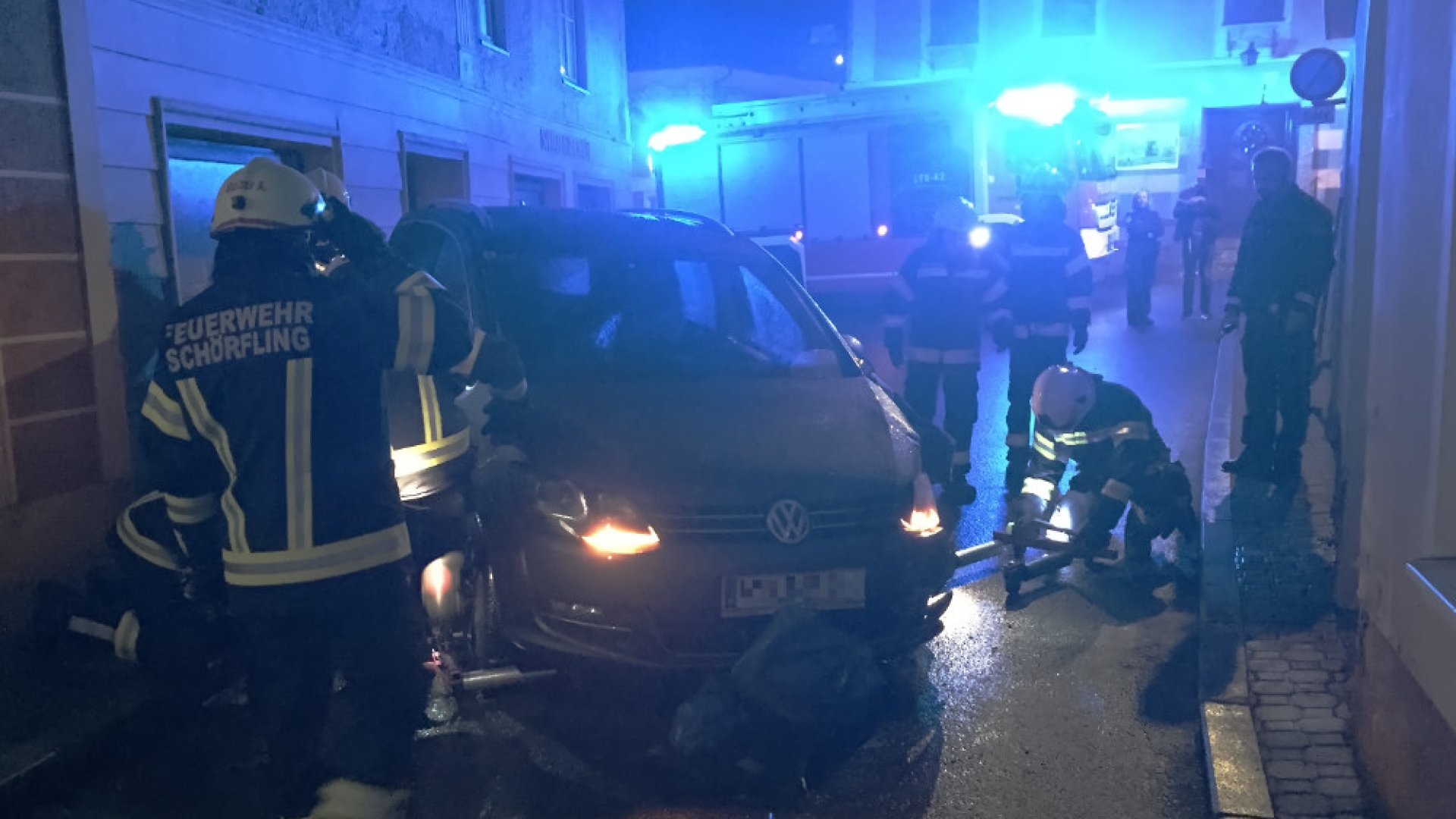 Aufräumarbeiten nach Verkehrsunfall