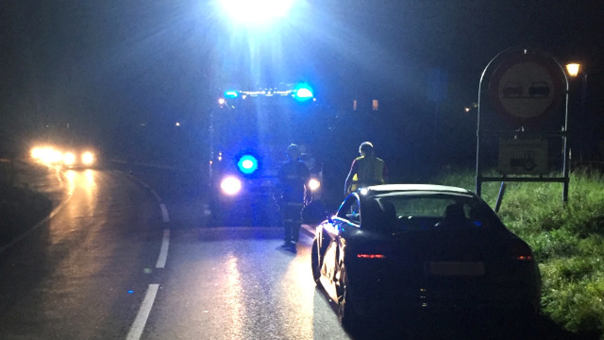 Aufräumarbeiten nach Verkehrsunfall