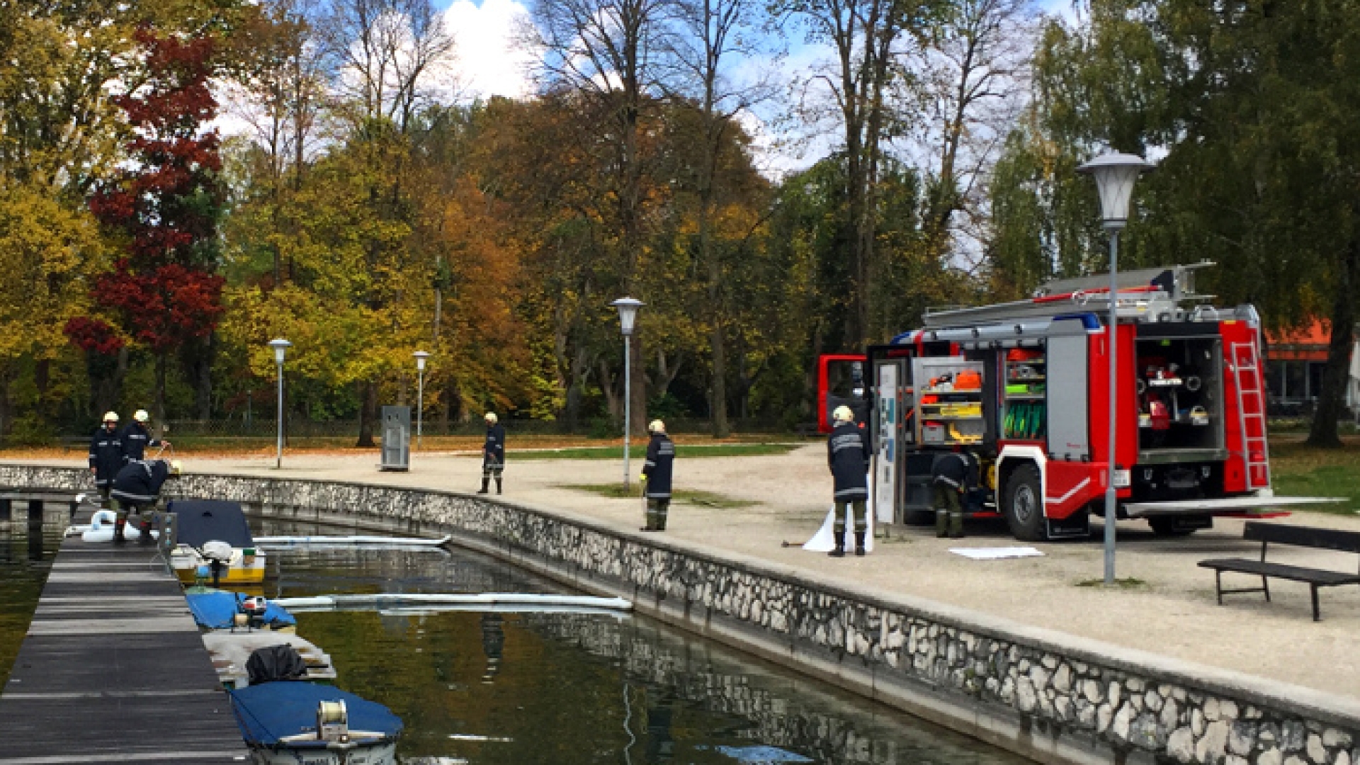 Öleinsatz in der Marina