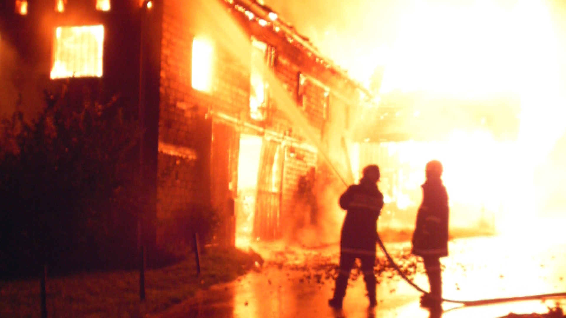 Großeinsatz: Bauenhof im Vollbrand