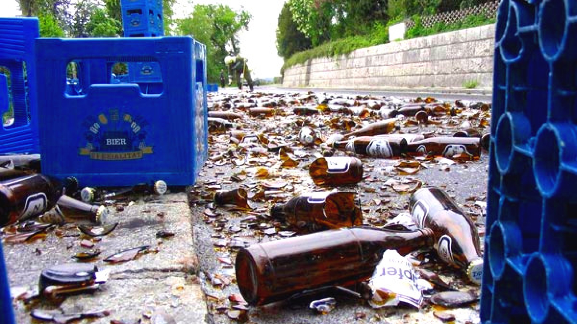 Biertransporter hat Ladegut verloren