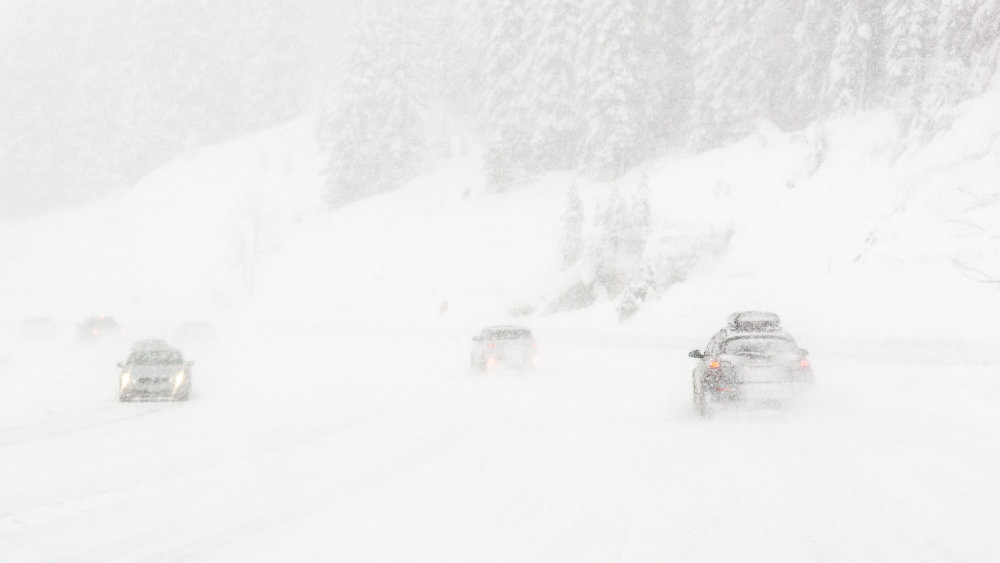 Straßensperren nach Schneefall